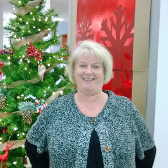 Meet your Posher, Julie - Picture 3 of 7